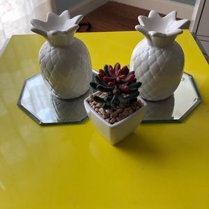 Mini pineapples decor